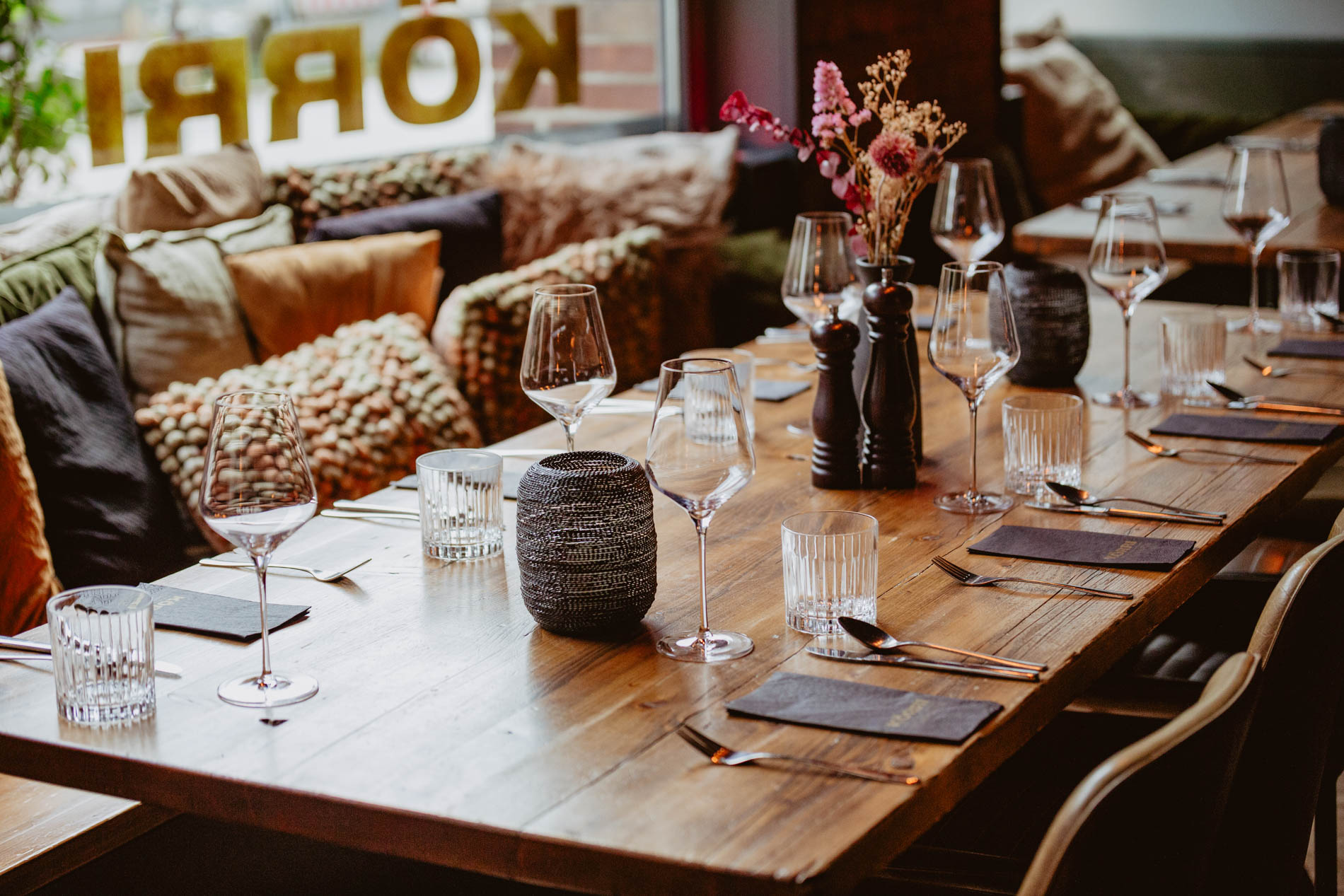 koerri-restaurant-hamburg-stade-werbeagentur-produktfotografie-keyvisual-businessfotografie-unternehmen-2