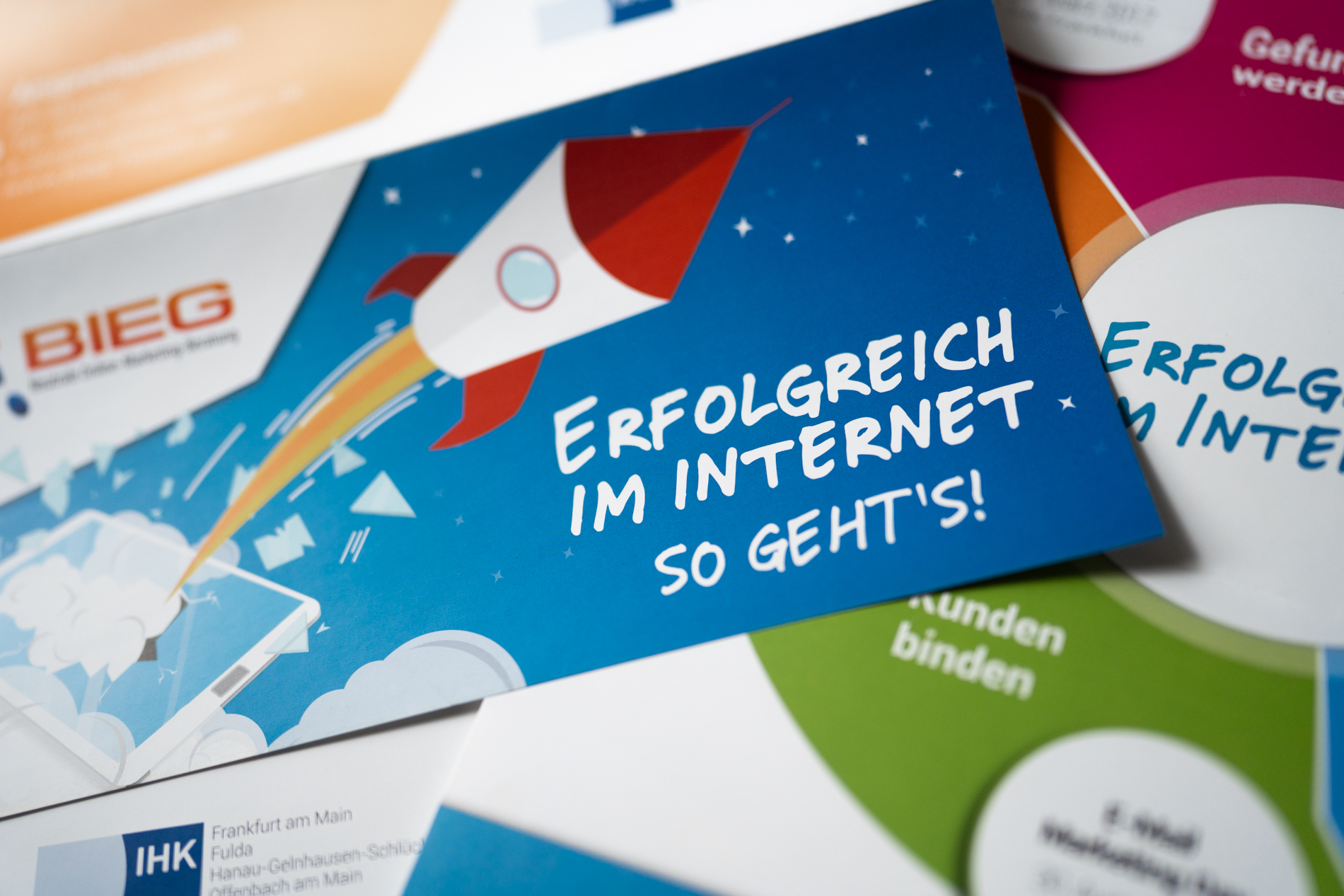 stade-werbe-agentur-fotograf-grafik-mitarbeiter-portrait-businessfotografie-unternehmen-hamburg-bieg-flyer-gestaltung-design-ihk